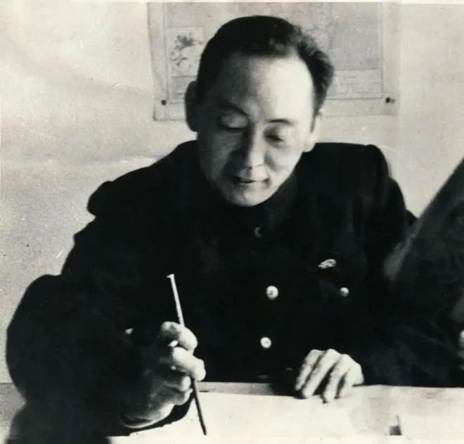 吕振羽